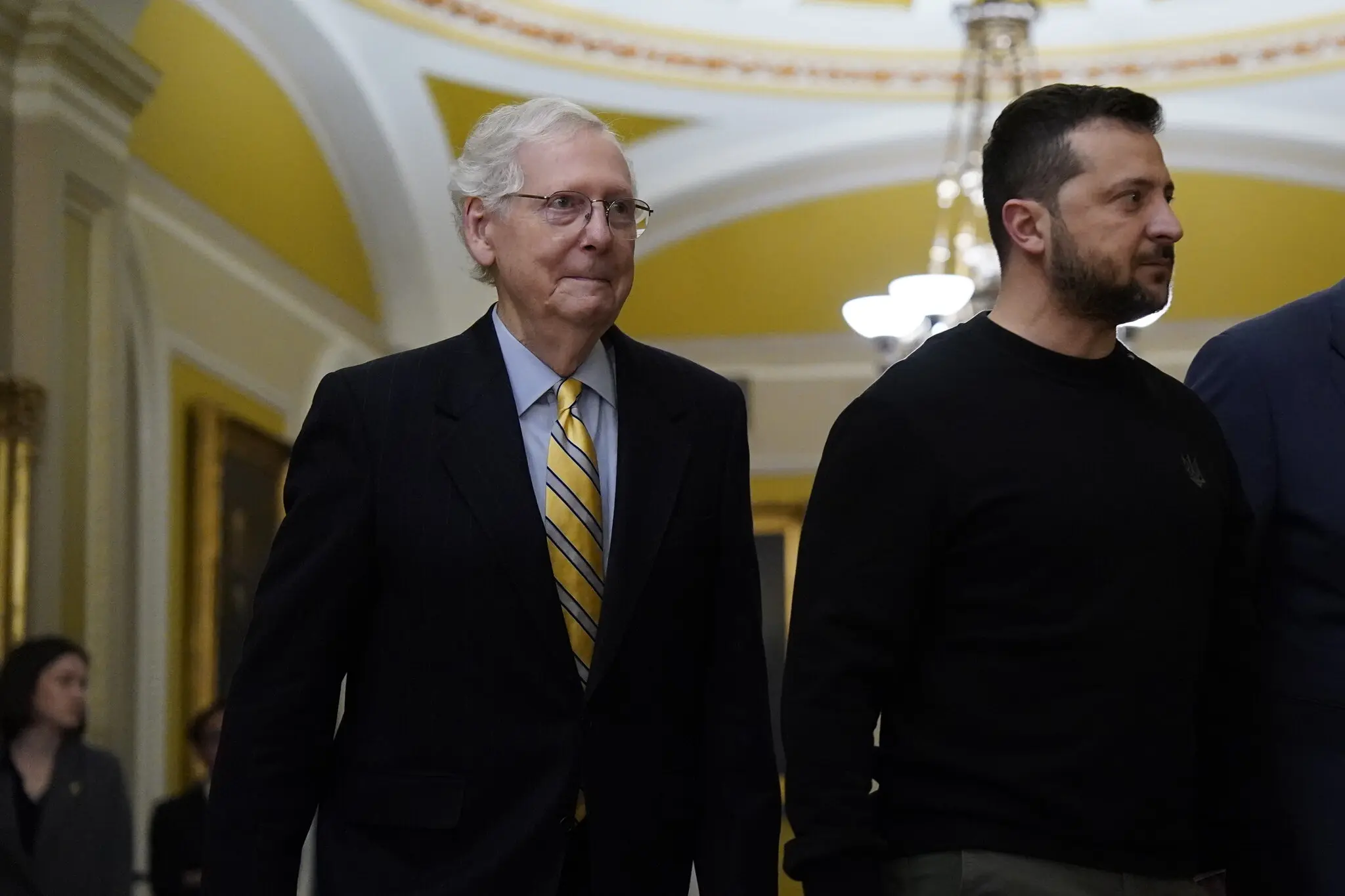 Мітч Макконнелл, республіканець від Кентуккі та лідер більшості, заявив, що Конгрес, швидше за все, відкладе розгляд цього питання до наступного року.